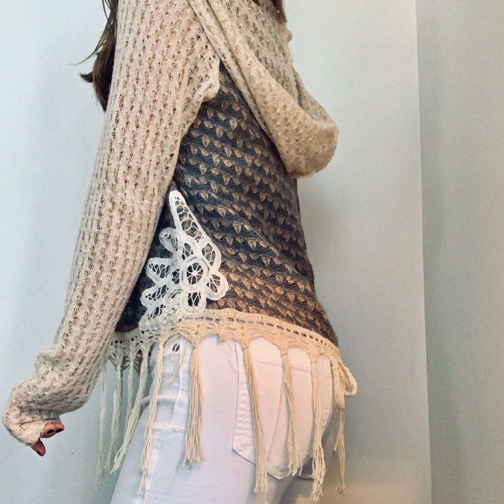 Trendy Fall pull-over! - Picture 2 of 3